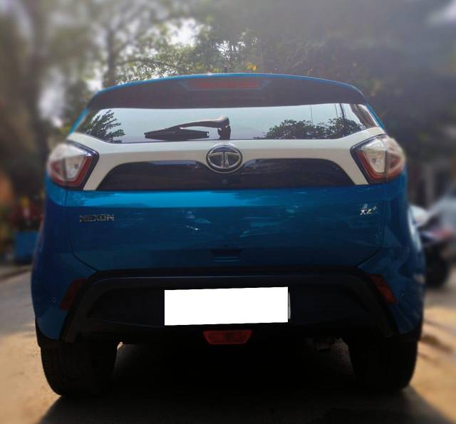 https://images10.gaadi.com/usedcar_image/3686585/original/processed_img2921206__used_car_2921206_1700820730.jpg?imwidth=6402