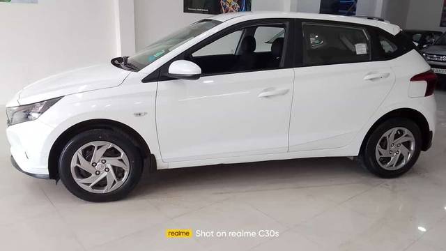 https://images10.gaadi.com/usedcar_image/3686592/original/594491__cover_image-20231124152907.jpeg?imwidth=6400