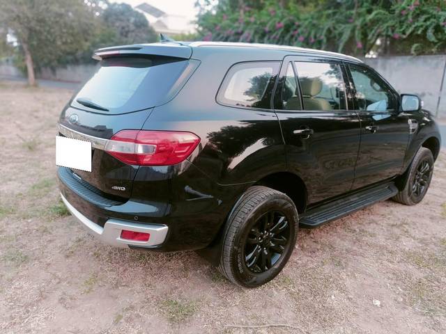 https://images10.gaadi.com/usedcar_image/3686599/original/processed_img2921217__used_car_2921217_1700820402.jpg?imwidth=6401