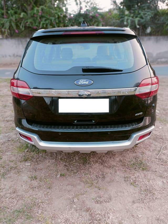 https://images10.gaadi.com/usedcar_image/3686599/original/processed_img2921217__used_car_2921217_1700820426.jpg?imwidth=6402