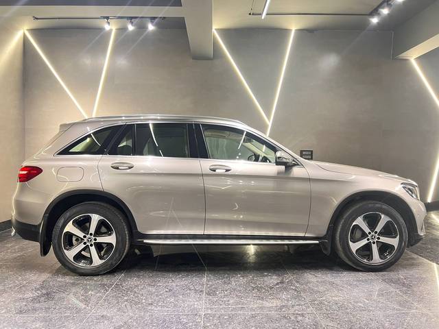 https://images10.gaadi.com/usedcar_image/3686601/original/img2921218__used_car_2921218_1700820360.jpg?imwidth=6402