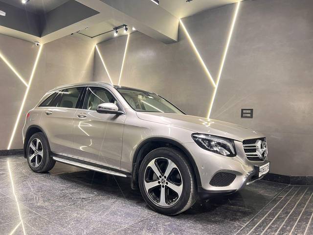 https://images10.gaadi.com/usedcar_image/3686601/original/processed_img2921218__used_car_2921218_1700820416.jpg?imwidth=6400