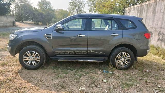 https://images10.gaadi.com/usedcar_image/3686620/original/processed_img2921230__used_car_2921230_1700820987.jpg?imwidth=6401