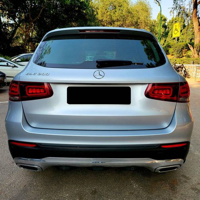 https://images10.gaadi.com/usedcar_image/3686632/original/processed_img2921236__used_car_2921236_1700821022.jpg?imwidth=6401