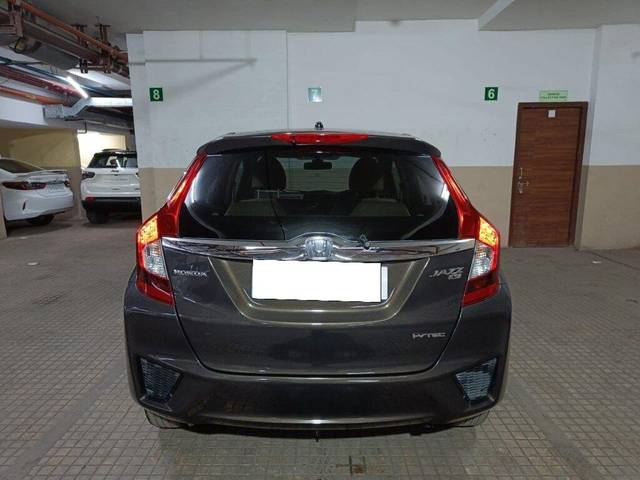 https://images10.gaadi.com/usedcar_image/3686636/original/processed_img2921238__used_car_2921238_1700827556.jpg?imwidth=6402