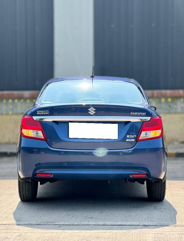 https://images10.gaadi.com/usedcar_image/3686641/original/processed_img2921241__used_car_2921241_1700821158.jpg?imwidth=6402