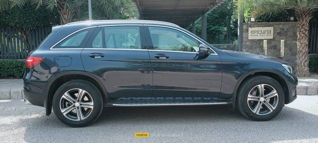 https://images10.gaadi.com/usedcar_image/3686650/original/processed_img2921245__used_car_2921245_1700821329.jpg?imwidth=6401
