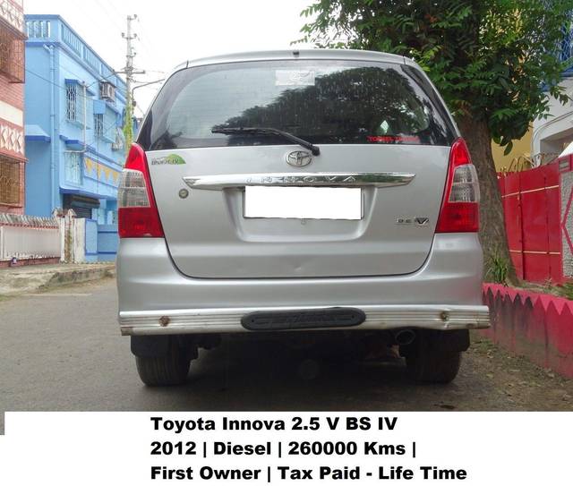 https://images10.gaadi.com/usedcar_image/3686656/original/processed_img2921247__usedcar_5_2471700820924_1700820968.jpeg?imwidth=6401