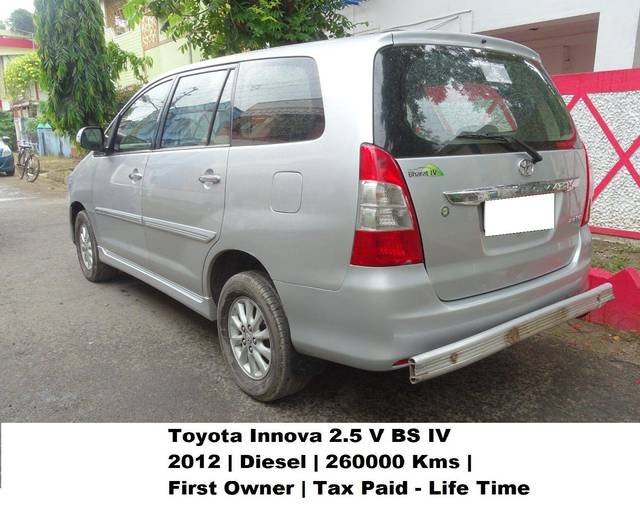 https://images10.gaadi.com/usedcar_image/3686656/original/processed_img2921247__usedcar_7_2471700820924_1700820968.jpeg?imwidth=6402