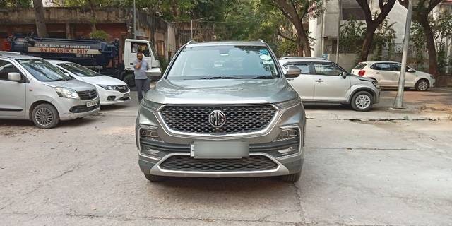 https://images10.gaadi.com/usedcar_image/3686675/original/17__VCC_1820047_94_1700215243.jpg?imwidth=6400