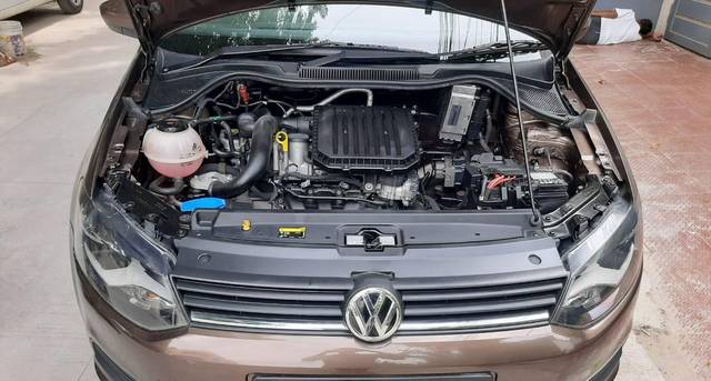 https://images10.gaadi.com/usedcar_image/3686690/original/img2921275__used_car_2921275_1700822072.jpg?imwidth=6402