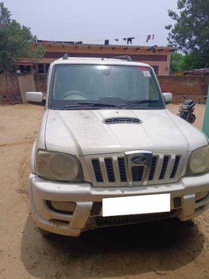 Mahindra Scorpio VLX 4WD ABS AT BSIII Mahindra Scorpio VLX 4WD ABS AT BSIII