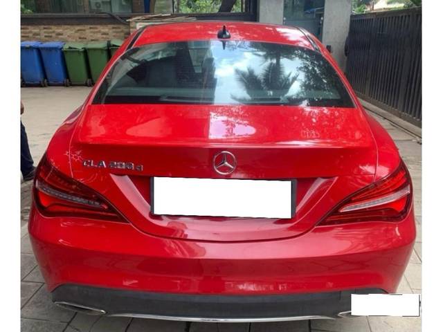 https://images10.gaadi.com/usedcar_image/3686711/original/processed_img2921285__used_car_2921285_1700822570.jpg?imwidth=6402
