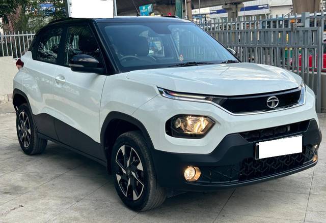 https://images10.gaadi.com/usedcar_image/3686713/original/processed_img2921287__usedcar_whatsappimage2023_11_27at45011pm_1__2921287_1701084171.jpeg?imwidth=6400