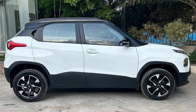 https://images10.gaadi.com/usedcar_image/3686713/original/processed_img2921287__usedcar_whatsappimage2023_11_27at45015pm_2921287_1701084173.jpeg?imwidth=6401