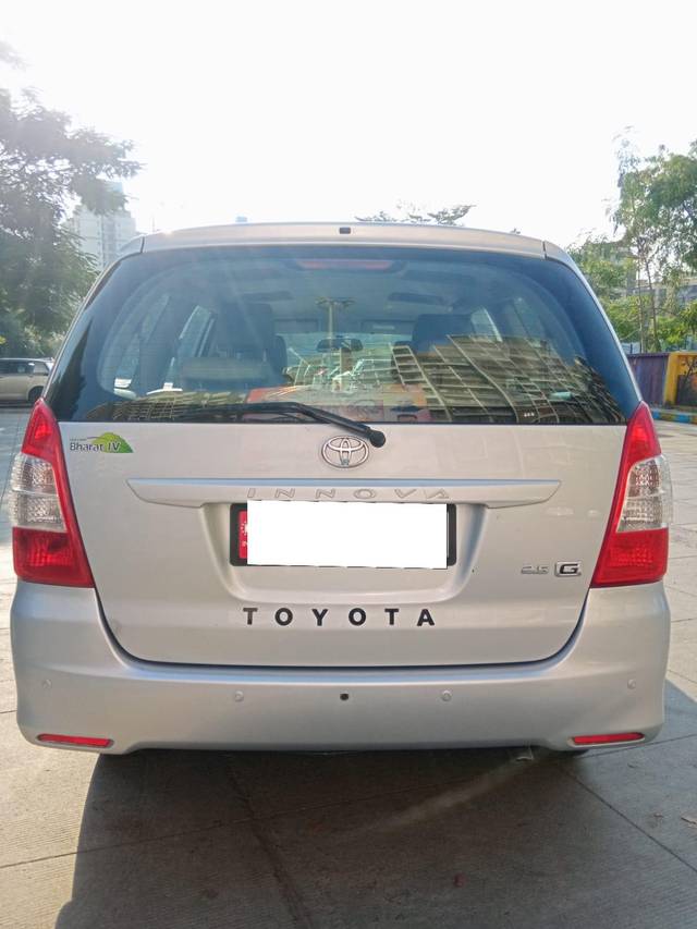 https://images10.gaadi.com/usedcar_image/3686735/original/processed_img2921303__used_car_2921303_1700823434.jpg?imwidth=6401