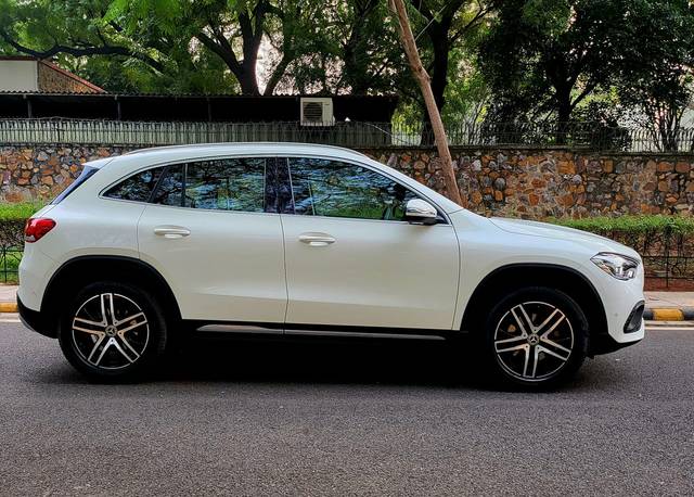 https://images10.gaadi.com/usedcar_image/3686763/original/img2921317__used_car_2921317_1700824081.jpg?imwidth=6401