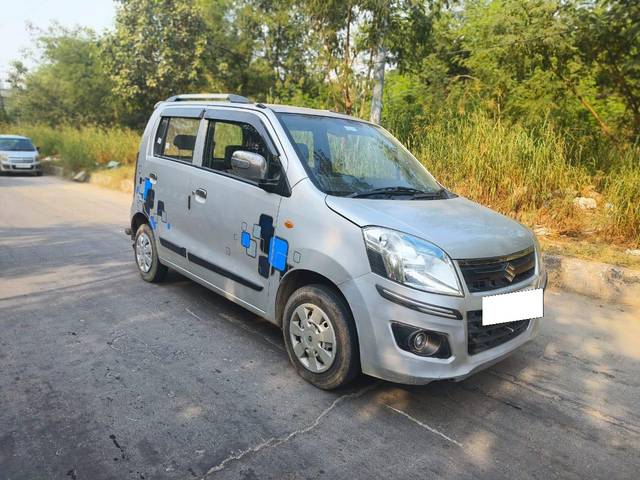 https://images10.gaadi.com/usedcar_image/3686769/original/processed_img2921321__used_car_2921321_1700824172.jpg?imwidth=6400