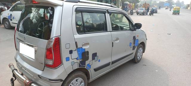 https://images10.gaadi.com/usedcar_image/3686769/original/processed_img2921321__used_car_2921321_1700824194.jpg?imwidth=6401