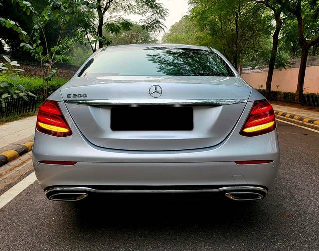 https://images10.gaadi.com/usedcar_image/3686791/original/processed_img2921336__used_car_2921336_1700824985.jpg?imwidth=6401