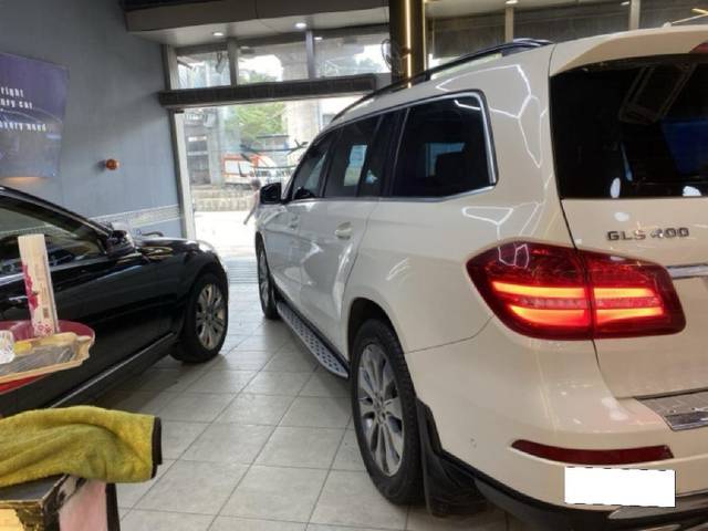 https://images10.gaadi.com/usedcar_image/3686792/original/processed_img2921337__used_car_2921337_1700825255.jpg?imwidth=6402