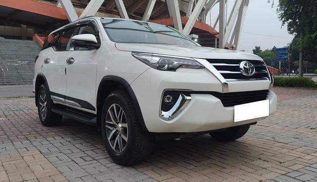 https://images10.gaadi.com/usedcar_image/3686839/original/processed_img2921374__used_car_2921374_1700826025.jpg?imwidth=6400