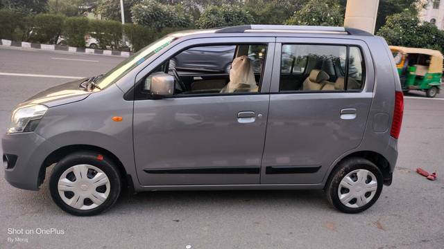 https://images10.gaadi.com/usedcar_image/3686844/original/processed_img2921377__used_car_2921377_1700826137.jpg?imwidth=6402