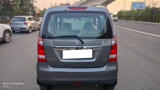 https://images10.gaadi.com/usedcar_image/3686844/original/processed_img2921377__used_car_2921377_1700826143.jpg?imwidth=6401