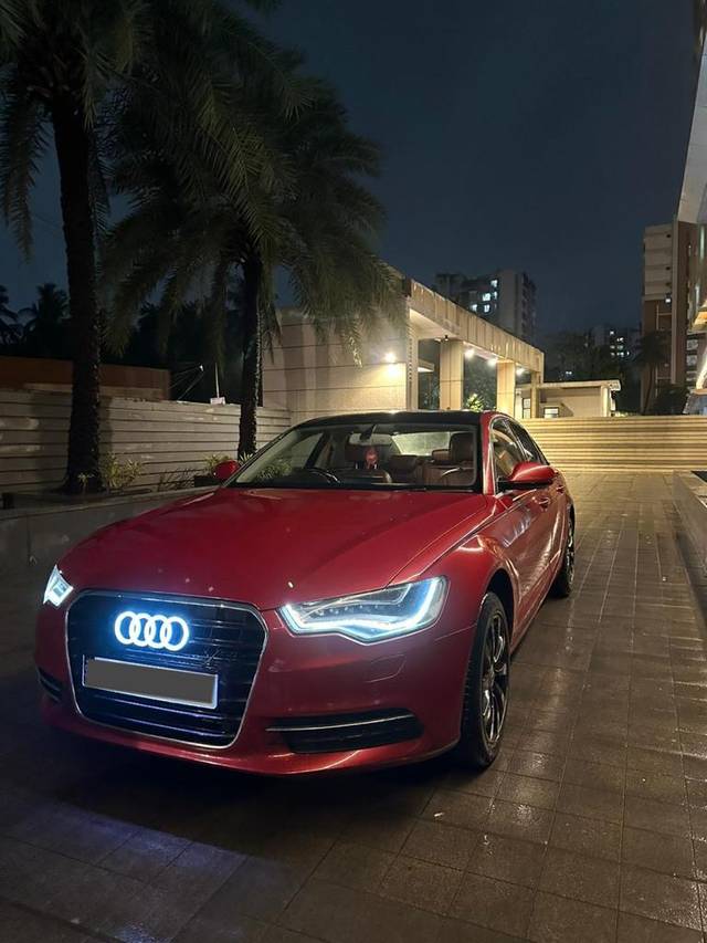 https://images10.gaadi.com/usedcar_image/3686863/original/img2921389__usedcar_3_13771700826156_1700826172.jpeg?imwidth=6402