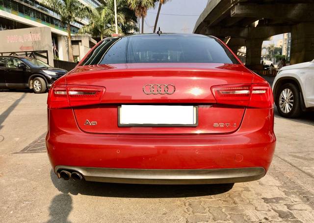 https://images10.gaadi.com/usedcar_image/3686863/original/processed_img2921389__usedcar_4_13771700826156_1700826172.jpeg?imwidth=6401