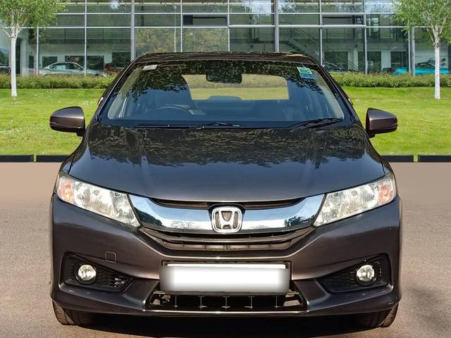 https://images10.gaadi.com/usedcar_image/3686908/original/processed_img2921415__used_car_2921415_1700827917.jpg?imwidth=6400