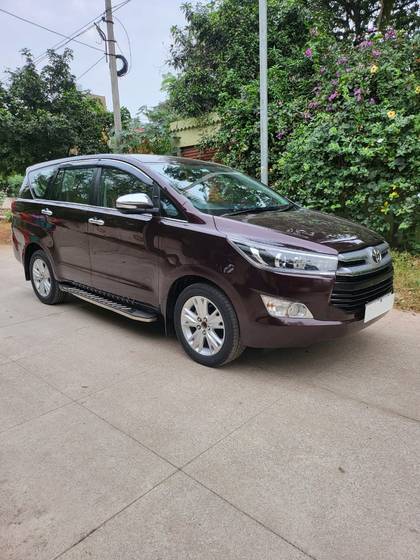 Toyota Innova Crysta 2.8 ZX AT BSIV Toyota Innova Crysta 2.8 ZX AT BSIV
