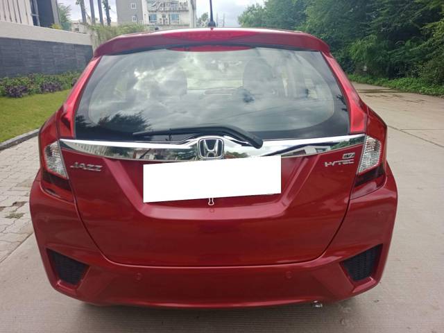 https://images10.gaadi.com/usedcar_image/3686992/original/processed_img2921469__used_car_2921469_1701002374.jpg?imwidth=6402