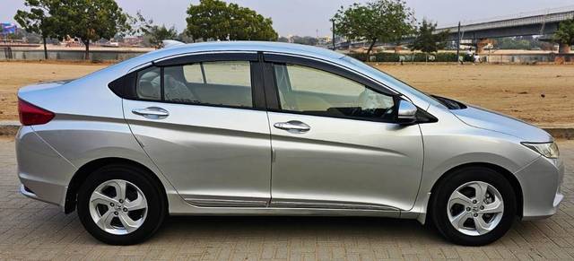 https://images10.gaadi.com/usedcar_image/3687011/original/img2921484__usedcar_img_20231124_wa0056_2921484_1700830381.jpg?imwidth=6401