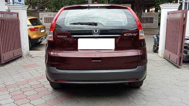https://images10.gaadi.com/usedcar_image/3687022/original/processed_img2921490__usedcar_20_5701700830612_1700830631.jpeg?imwidth=6402