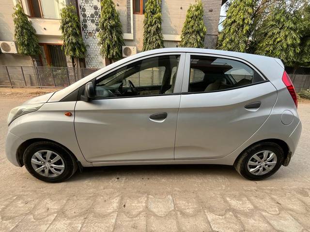 https://images10.gaadi.com/usedcar_image/3687026/original/img2921493__used_car_2921493_1700830865.jpg?imwidth=6402
