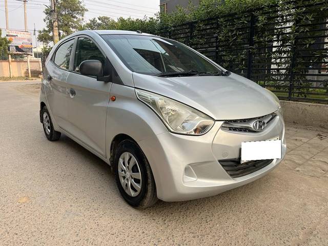 https://images10.gaadi.com/usedcar_image/3687026/original/processed_img2921493__used_car_2921493_1700830861.jpg?imwidth=6400