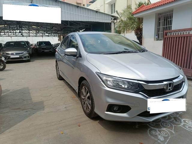 https://images10.gaadi.com/usedcar_image/3687027/original/processed_img2921494__usedcar_3_2921494_1700830986.jpeg?imwidth=6400