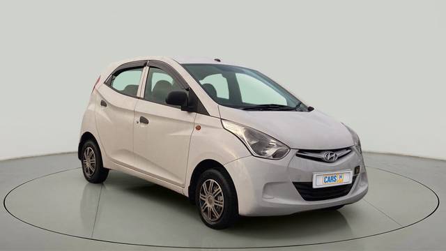 https://images10.gaadi.com/usedcar_image/3687036/original/slot__1-7-Exterior-17814750739-b4e32d0efa2a42e8adad8b7dc519b019-Exterior-7.jpg?imwidth=6400