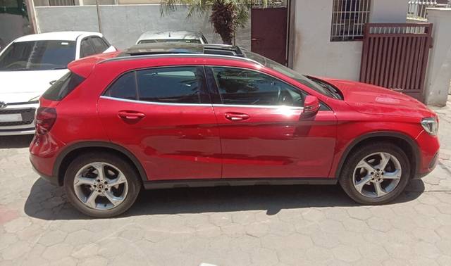 https://images10.gaadi.com/usedcar_image/3687051/original/img2921511__usedcar_16_5701700831504_1700831539.jpeg?imwidth=6401