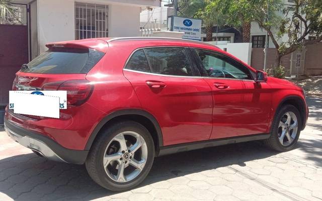 https://images10.gaadi.com/usedcar_image/3687051/original/processed_img2921511__usedcar_19_5701700831504_1700831542.jpeg?imwidth=6402