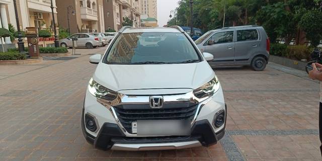 https://images10.gaadi.com/usedcar_image/3687095/original/17__VCC_1820258_94_1700225399.jpg?imwidth=6400