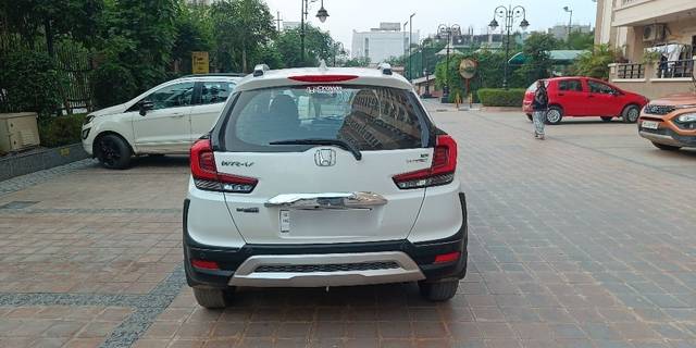 https://images10.gaadi.com/usedcar_image/3687095/original/17__VCC_1820258_96_1700225582.jpg?imwidth=6402