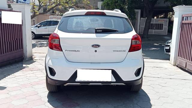 https://images10.gaadi.com/usedcar_image/3687103/original/processed_img2921543__usedcar_17_5701700832792_1700832811.jpg?imwidth=6402