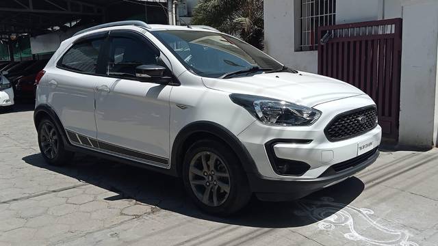 https://images10.gaadi.com/usedcar_image/3687103/original/processed_img2921543__usedcar_3_5701700832792_1700832808.jpg?imwidth=6400