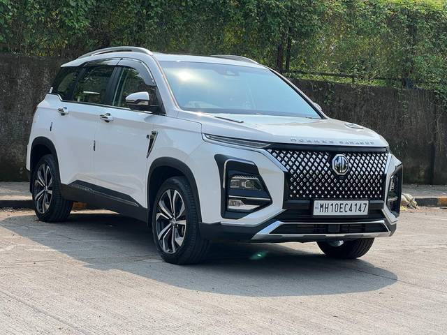 https://images10.gaadi.com/usedcar_image/3687137/original/processed_img2921561__usedcar_whatsappimage2023_10_15at144946_3__2921561_1700834940.jpeg?imwidth=6400