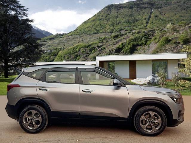 https://images10.gaadi.com/usedcar_image/3687161/original/processed_img2921569__used_car_2921569_1700835617.jpg?imwidth=6401