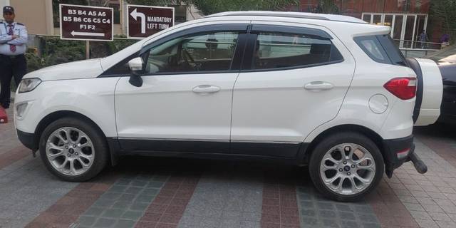 https://images10.gaadi.com/usedcar_image/3687180/original/17__VCC_IMG_1700220837563_1820260_95_1700221299.jpg?imwidth=6402