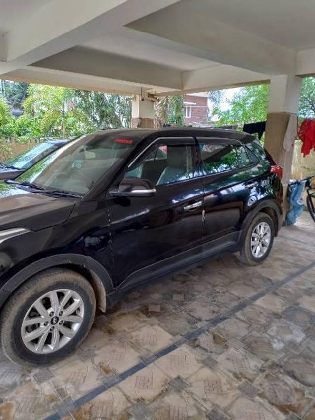 https://images10.gaadi.com/usedcar_image/3687191/original/processed_55c9f8e9-5bd9-4755-8d39-2e495a4eb031.jpg?imwidth=6402