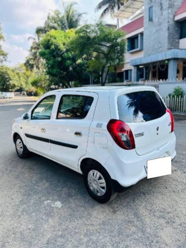 https://images10.gaadi.com/usedcar_image/3687261/original/processed_d71d53c1-a113-41a9-8c93-246394003d2a.jpg?imwidth=6402